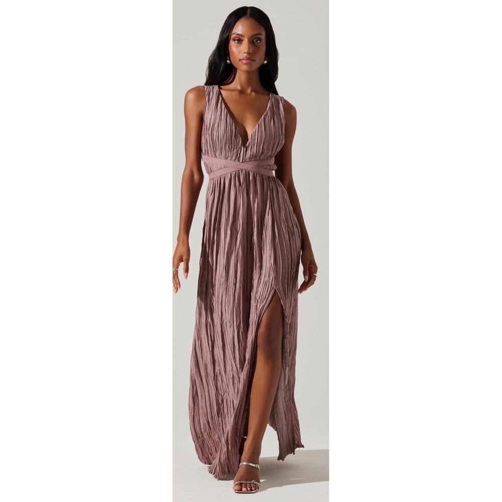 ASTR the Label Tesni Pleated Maxi Dress Mauve Size M Crinkle V Neck Slit
